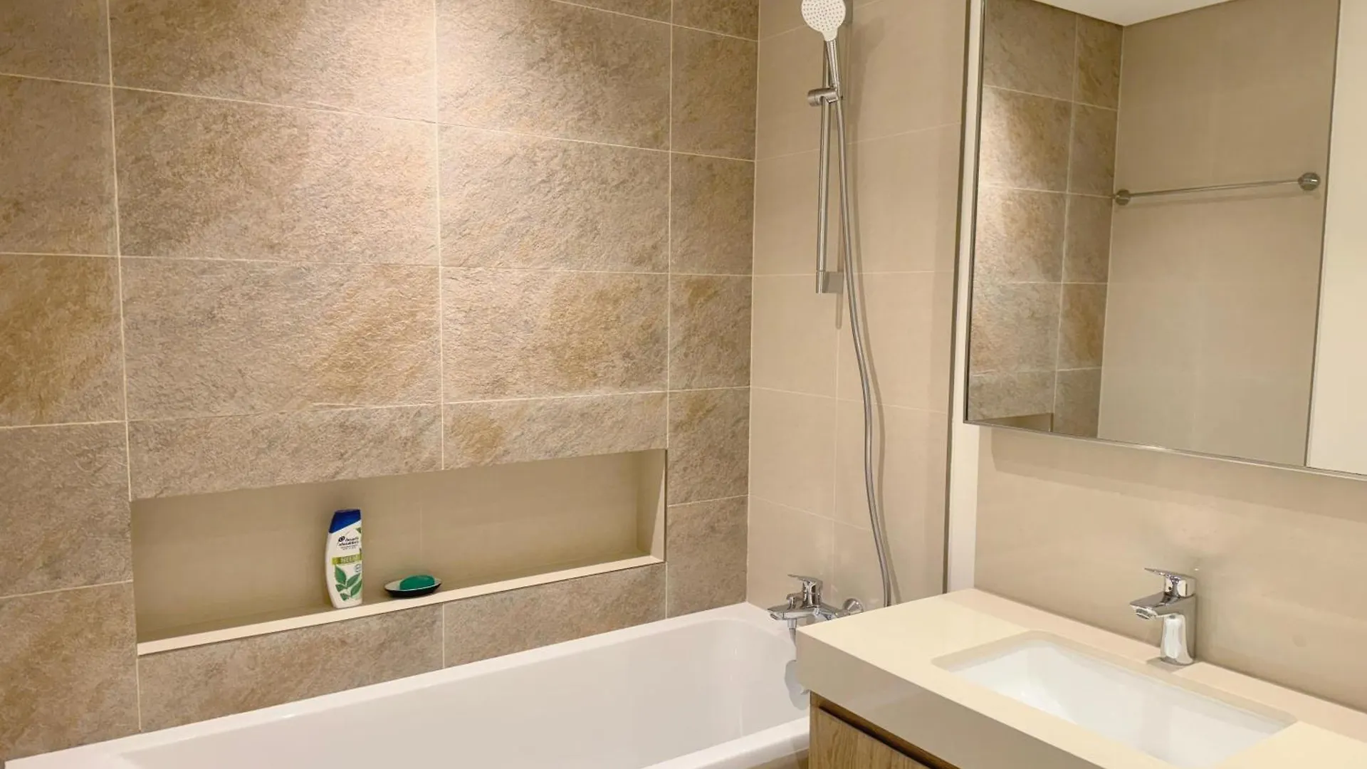 Dvr 4 Bedroom Apartment Available In Downtown View 2 Dubaj